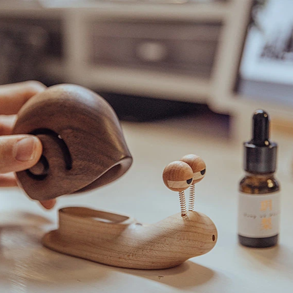 Wooden Snail-Shaped Aromatherapy Diffuser