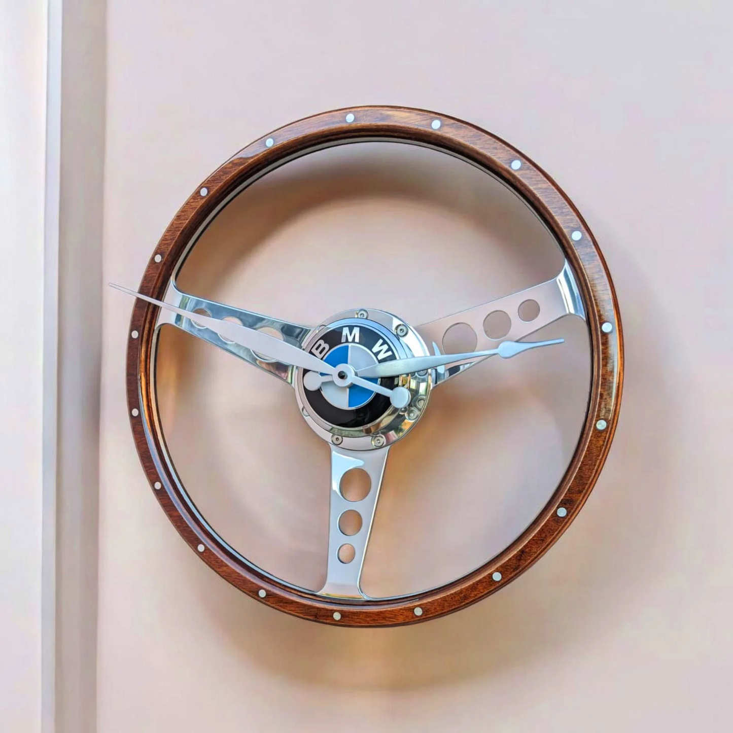 BMW THEMED, CLASSIC CAR POLISHED WOODEN STEERING WHEEL CLOCK.