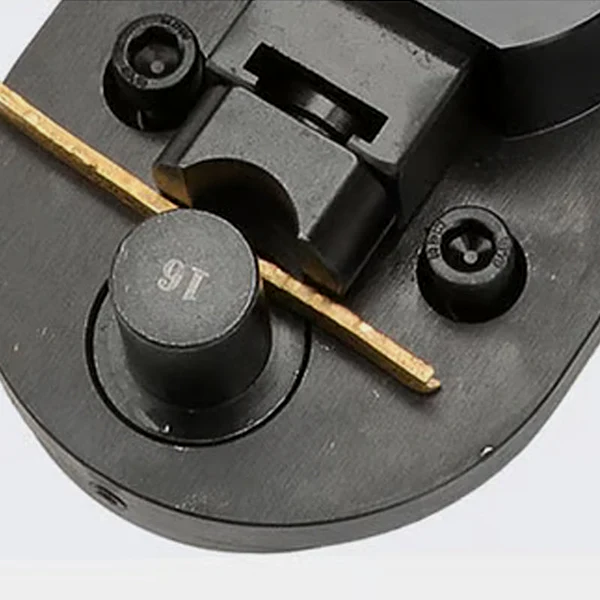 Metal wire bending stand with adjustable molds